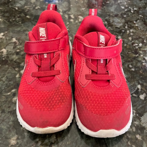 elverys nike runners